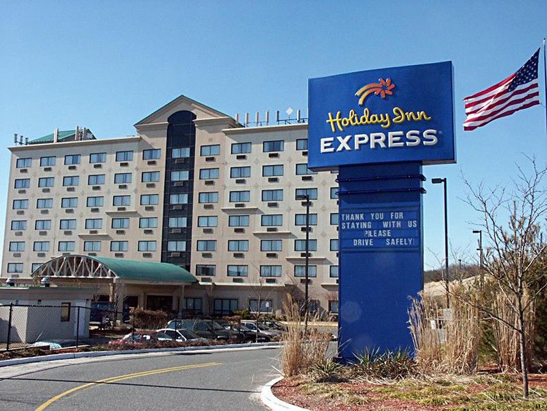 Holiday Inn Express Hauppauge-Long Island, An Ihg Hotel Buitenkant foto